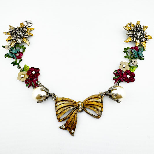 Charivari mit Edelweiss und Schleiferl