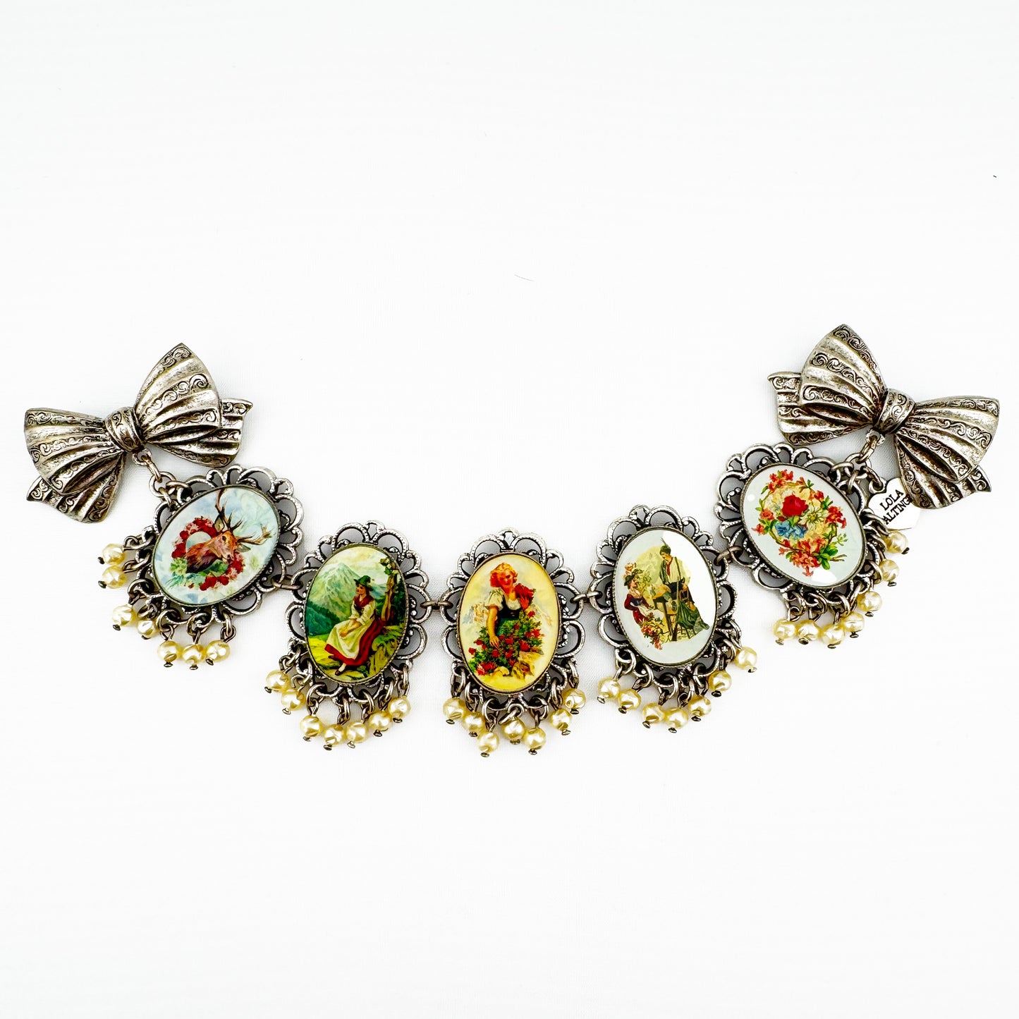 Charivari mit Bildchen-Medaillons